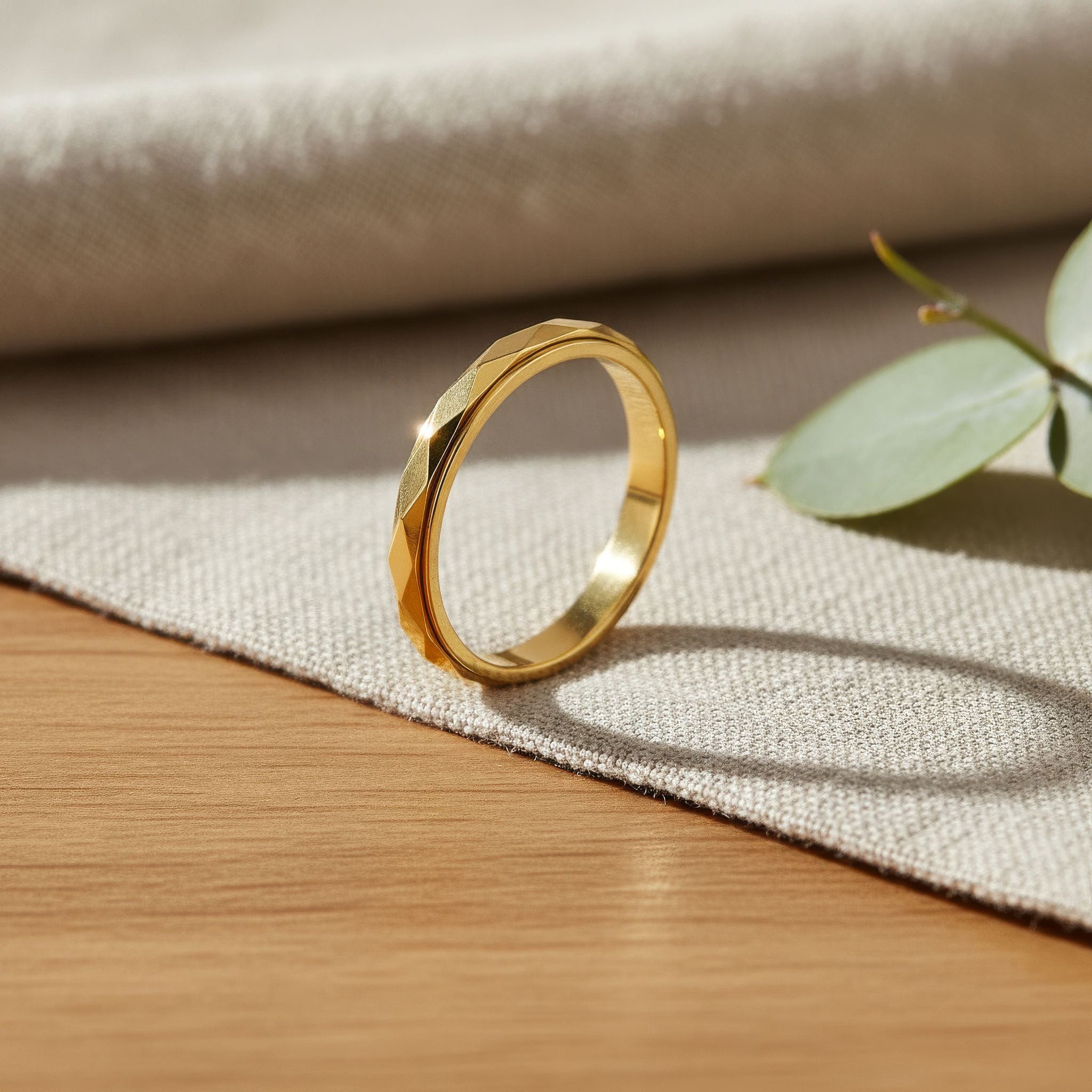 Luma Spin Rings™ : Quiet luxury for busy minds